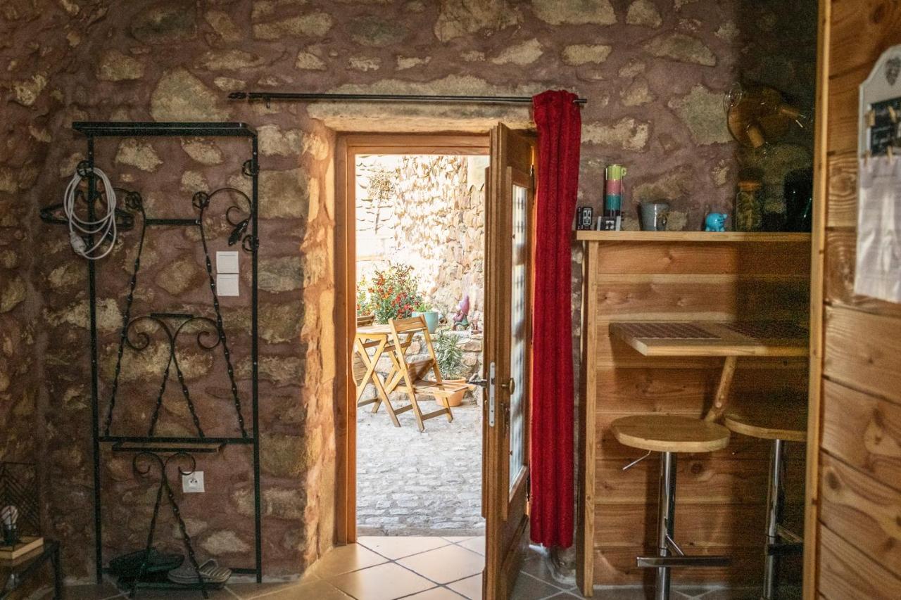 Bed and Breakfast Le Donjon De La Reine Margot Beaumont  Exteriér fotografie